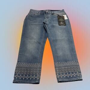 LOVE INDIGO Women’s 6 Cropped Blue Jeans